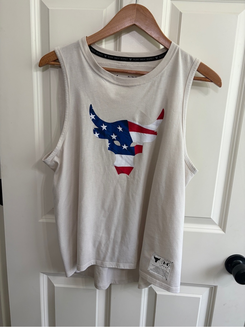 Under Armour Women's Cream Muscle Tank with American Flag Bull Graphic size XL.